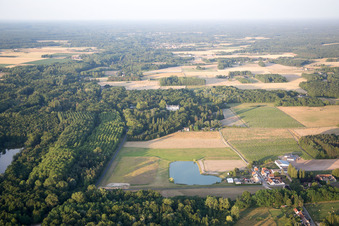 Cheverny dans le département Loir et Cher, France depuis l'avion