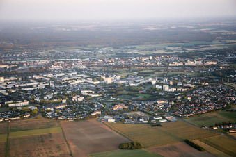 Vue aérienne de Du nord-ouest à Blois dans le département Loir et Cher, France
