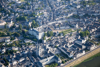 Blois dans le département Loir et Cher, France depuis l'avion