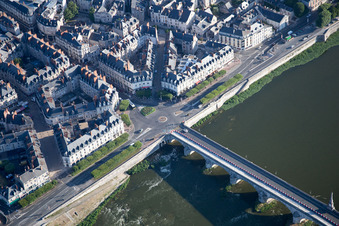 Blois dans le département Loir et Cher, France du point de vue du drone