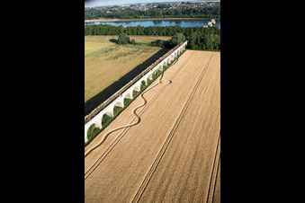 Image drone de Viaduc près de Vineuil/Loire à Vineuil dans le département Loir et Cher, France