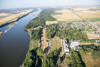 Menars dans le département Loir et Cher, France vue du ciel