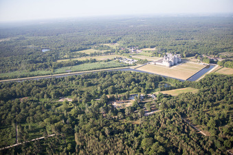 Enregistrement par drone de Chambord dans le département Loir et Cher, France