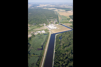 Chambord dans le département Loir et Cher, France vu d'un drone
