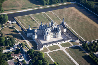Vue aérienne de Parc du Château de Chambord à Chambord dans le département Loir et Cher, France