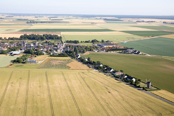 Vue aérienne de Talcy dans le département Loir et Cher, France