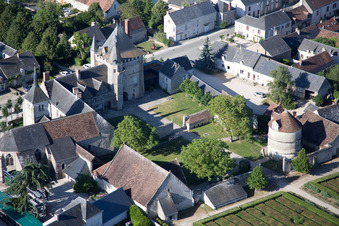 Vue oblique de Parc du château du château Talcy à Talcy dans le département Loir et Cher, France