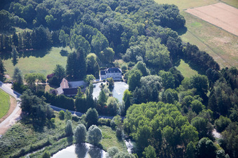 Vue aérienne de Landes-le-Gaulois dans le département Loir et Cher, France