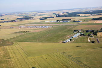 Enregistrement par drone de Landes-le-Gaulois dans le département Loir et Cher, France