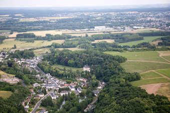 Vue aérienne de Pocé-sur-Cisse dans le département Indre et Loire, France