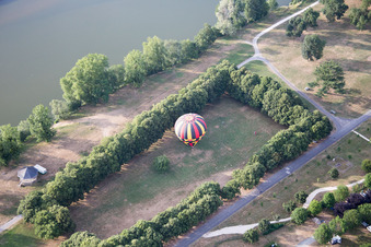 Image drone de Amboise dans le département Indre et Loire, France