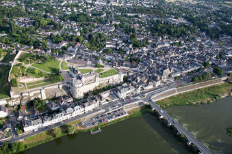 Amboise dans le département Indre et Loire, France vue d'en haut