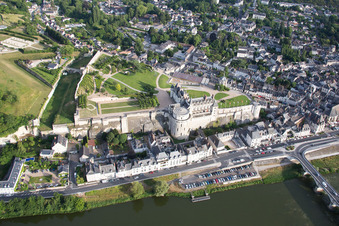 Photographie aérienne de Complexe du château du Château Royal d'Amboise à Amboise dans le département Indre et Loire, France