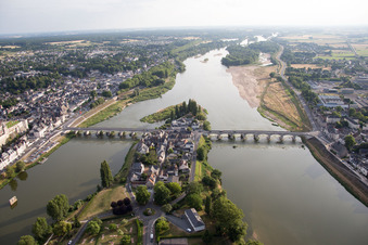 Amboise dans le département Indre et Loire, France du point de vue du drone