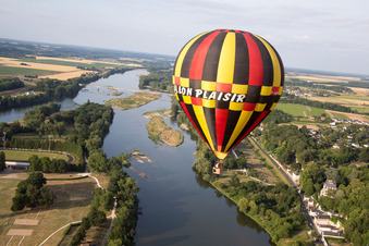 Amboise dans le département Indre et Loire, France vue d'en haut