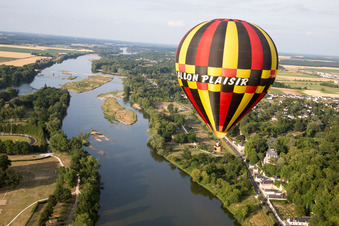 Amboise dans le département Indre et Loire, France depuis l'avion