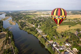 Vue d'oiseau de Amboise dans le département Indre et Loire, France