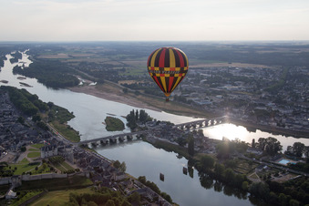 Amboise dans le département Indre et Loire, France du point de vue du drone