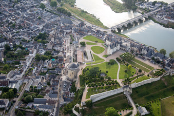 Complexe du château du Château Royal d'Amboise à Amboise dans le département Indre et Loire, France hors des airs