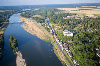 Vue oblique de Complexe du château de Chaumont à Chaumont-sur-Loire dans le département Loir et Cher, France