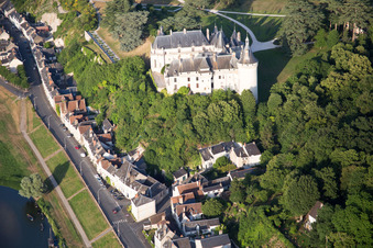Chaumont-sur-Loire dans le département Loir et Cher, France vue du ciel