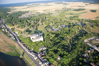 Chaumont-sur-Loire dans le département Loir et Cher, France du point de vue du drone