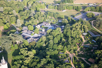 Chaumont-sur-Loire dans le département Loir et Cher, France vu d'un drone