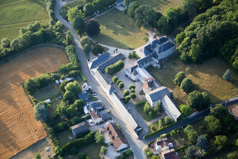 Candé-sur-Beuvron dans le département Loir et Cher, France vue d'en haut