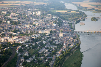 Vue d'oiseau de Blois dans le département Loir et Cher, France