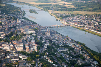 Blois dans le département Loir et Cher, France vue du ciel