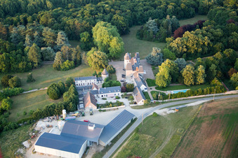 Image drone de Landes-le-Gaulois dans le département Loir et Cher, France