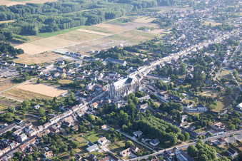Cléry-Saint-André dans le département Loiret, France d'en haut