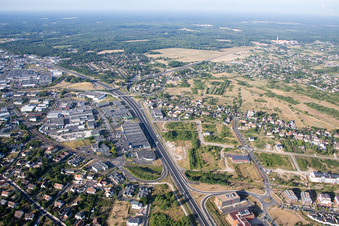 Vue aérienne de Orléans à Olivet dans le département Loiret, France
