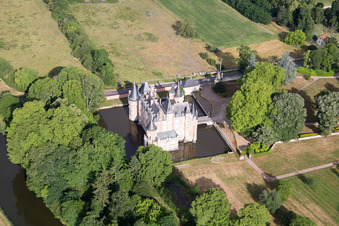 Château de Combreux à Combreux dans le département Loiret, France d'en haut