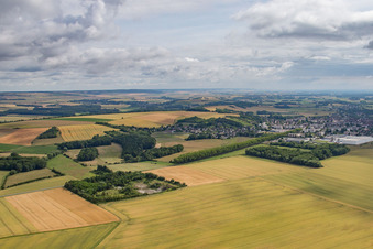 Vue aérienne de Saint Florentin à Saint-Florentin dans le département Yonne, France