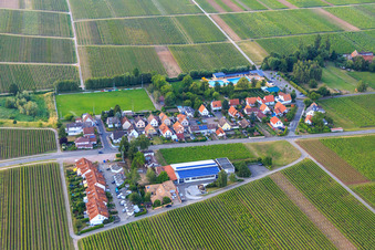 Vue aérienne de Im Damm dans le quartier d'Eckel avec POTH Metallwaren GmbH à Edesheim dans le département Rhénanie-Palatinat, Allemagne