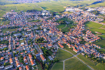 Vue aérienne de Rhodter Straße x Weinstr à Edenkoben dans le département Rhénanie-Palatinat, Allemagne