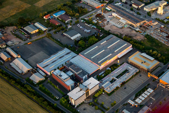 Vue aérienne de Siège social du magasin de bricolage Hornbach à le quartier Dreihof in Bornheim dans le département Rhénanie-Palatinat, Allemagne