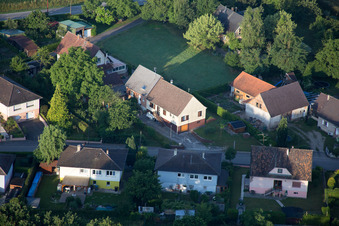 Vue d'oiseau de Scheibenhard dans le département Bas Rhin, France