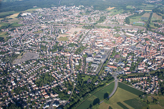 Vue aérienne de Haguenau à le quartier Schloessel Chateau Fiat in Hagenau dans le département Bas Rhin, France