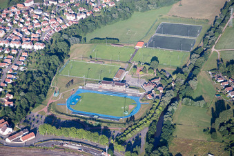 Vue aérienne de Ensemble des terrains de rugby du FC Haguenau à Haguenau à le quartier Metzgerhof Krausenhof in Hagenau dans le département Bas Rhin, France