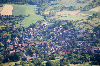 Vue aérienne de Preuschdorf dans le département Bas Rhin, France