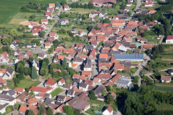 Vue oblique de Steinseltz dans le département Bas Rhin, France