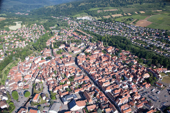 Wissembourg dans le département Bas Rhin, France depuis l'avion