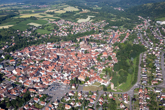 Wissembourg dans le département Bas Rhin, France du point de vue du drone