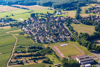 Vue aérienne de Quartier Altenstadt in Wissembourg dans le département Bas Rhin, France