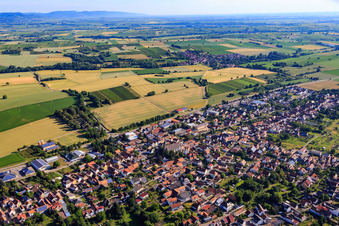 Vue aérienne de Vue de la ville depuis le sud-ouest à Steinfeld dans le département Rhénanie-Palatinat, Allemagne