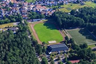 Vue aérienne de Stade et salle de sport TuS 1908 Schaidt à le quartier Schaidt in Wörth am Rhein dans le département Rhénanie-Palatinat, Allemagne