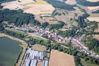 Vue aérienne de Crévéchamps dans le département Meurthe et Moselle, France