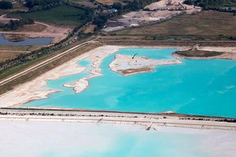 Vue oblique de Salines à Rosières-aux-Salines dans le département Meurthe et Moselle, France